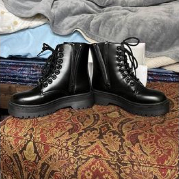 Qupid Black combat boots - Picture 1 of 4